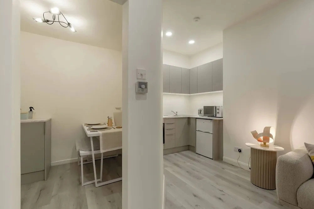 Modern Wheatfield Apartment