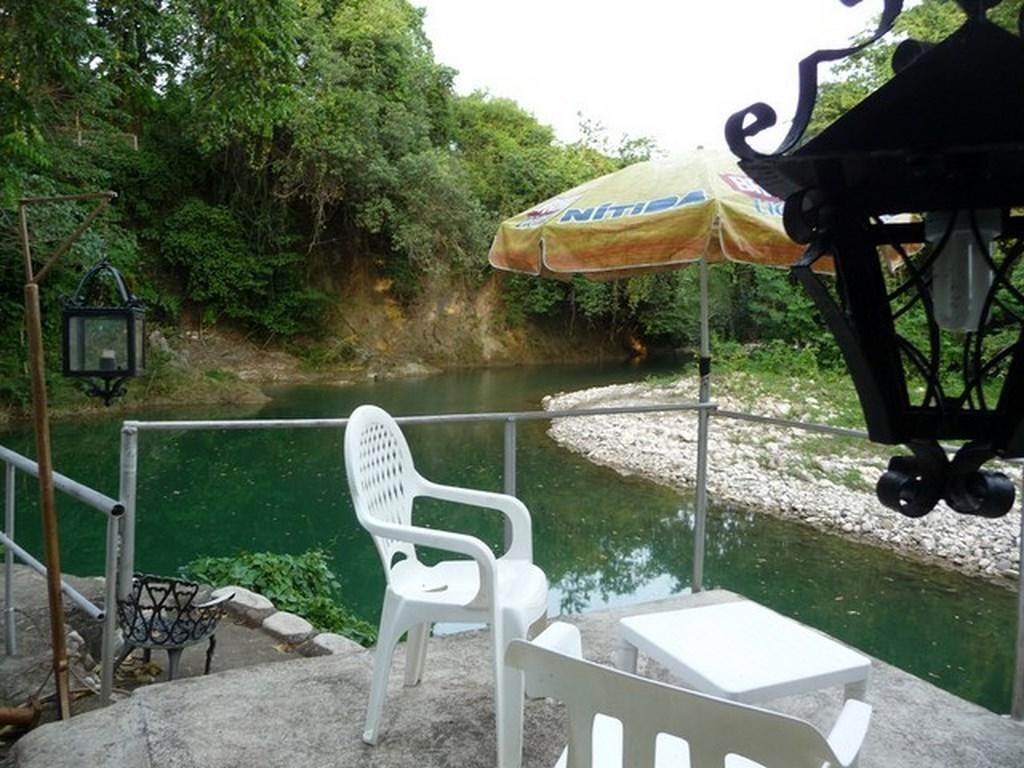 Riverside Private Lodge