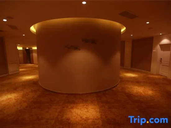 Roman Holiday Hotel