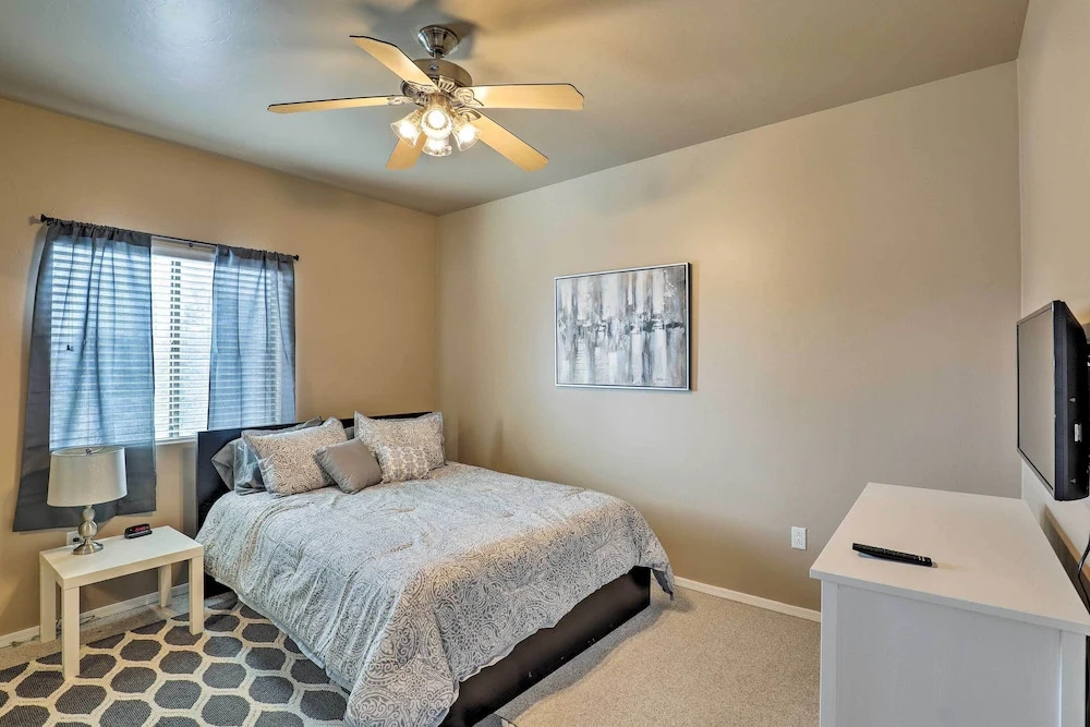 Tucson Home w/ Wraparound Balcony, Walk to U of A!