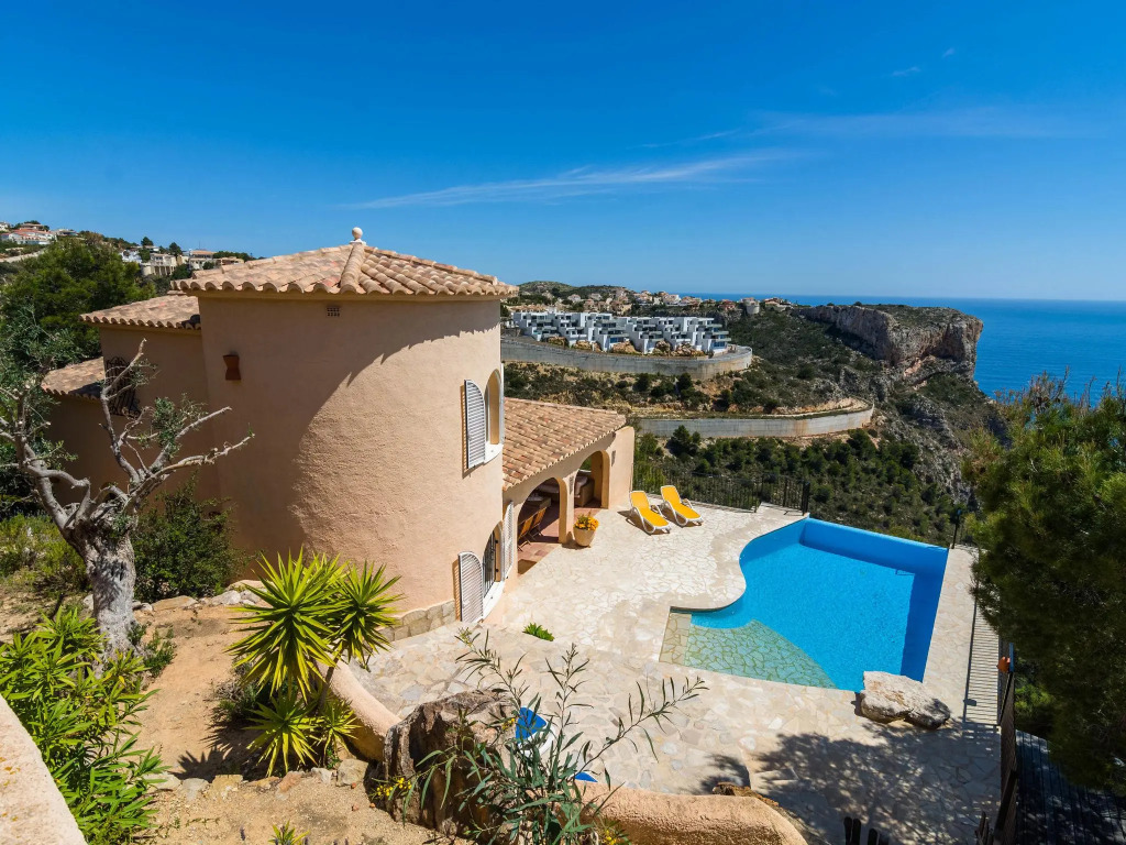 Villa with Sea Breeze Charm