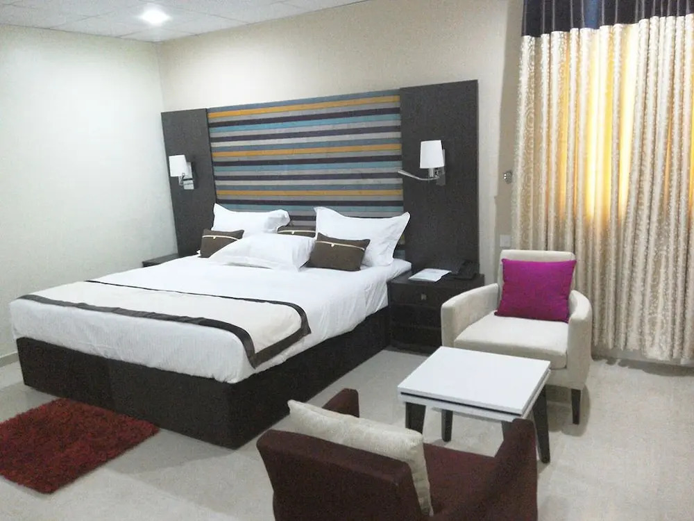 Polo Court Hotel