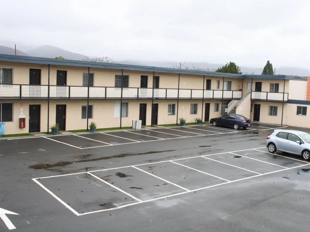 Hobart Tower Motel