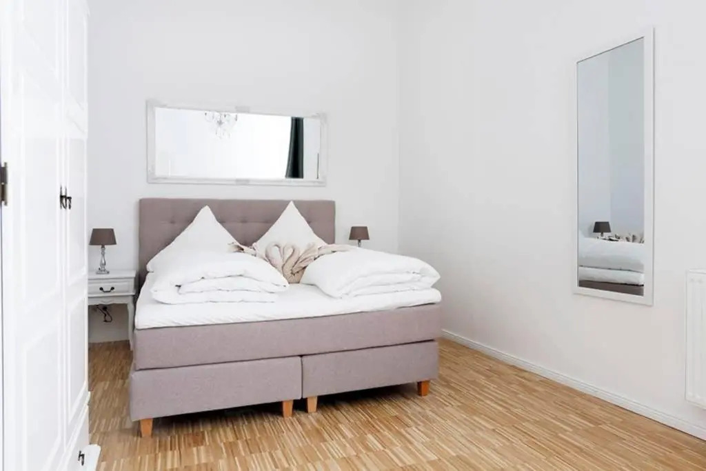 SC 6 Cozy Family & Business Flair welcomes you - Rockchair Apartments