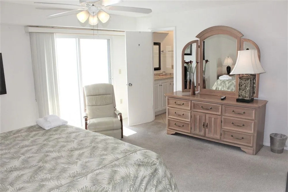 Jamaica Royale 602 - 2 Br Condo