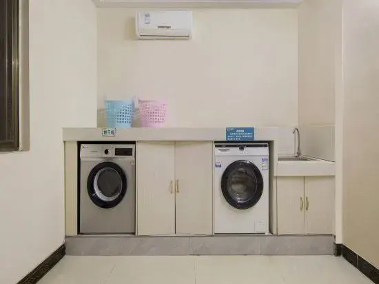 City Comfort Inn Hotel (Hechi Dahua Riverside)