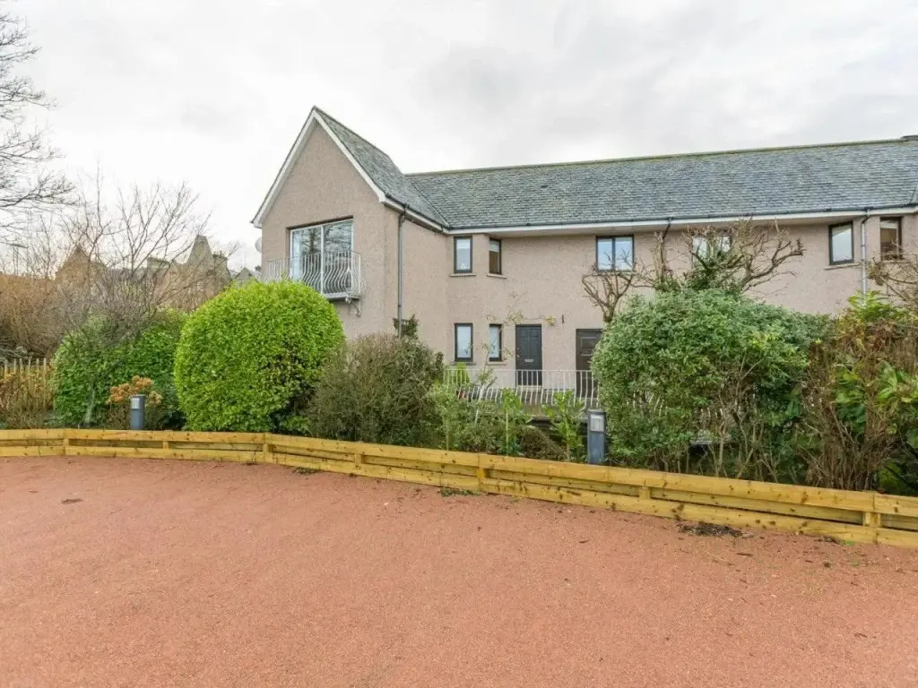 1 Links Crescent