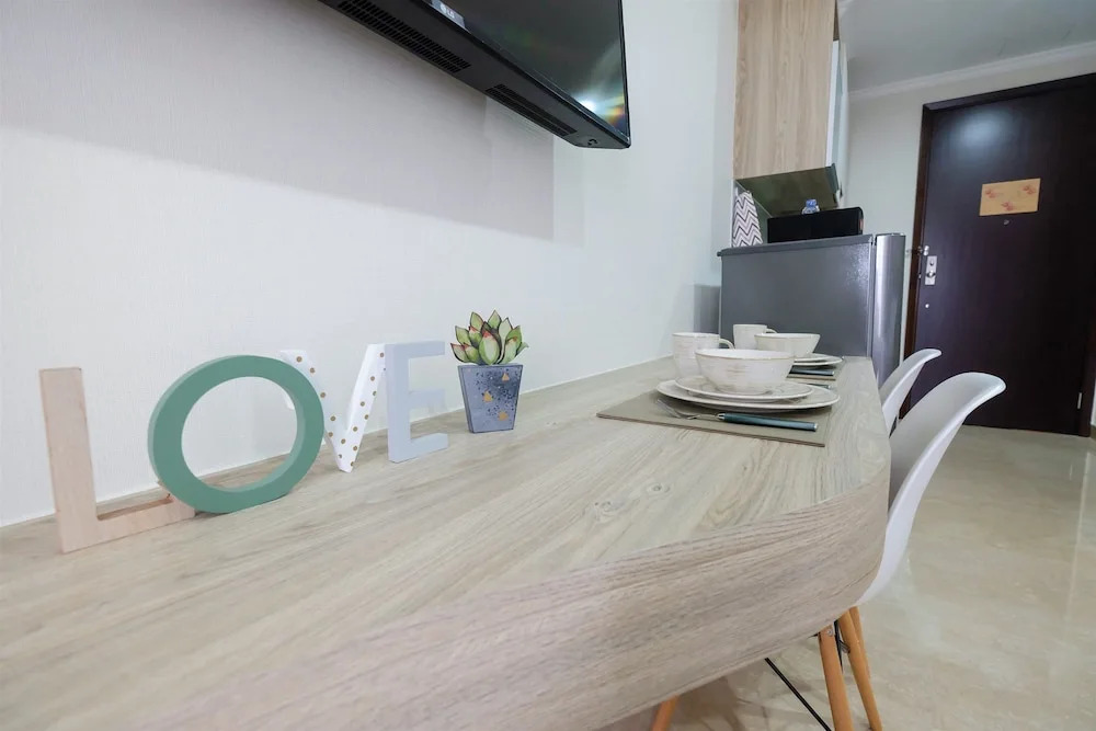 Minimalist and Comfort Studio Menteng Park Apartment By Travelio
