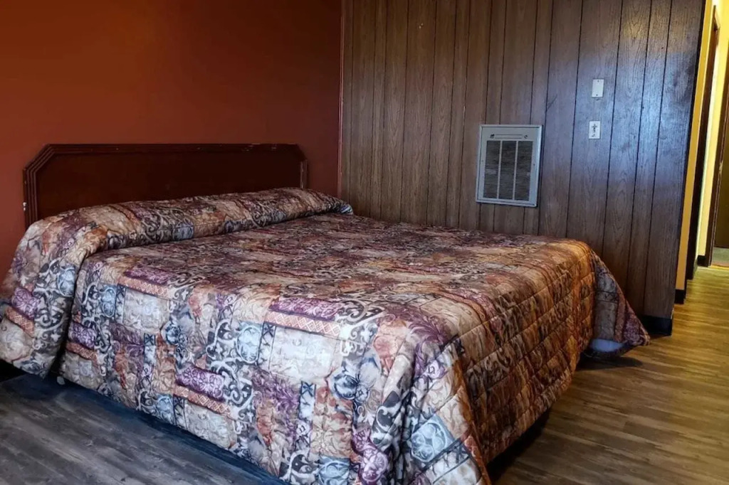 Best Value Inn by OYO Portland OR South East