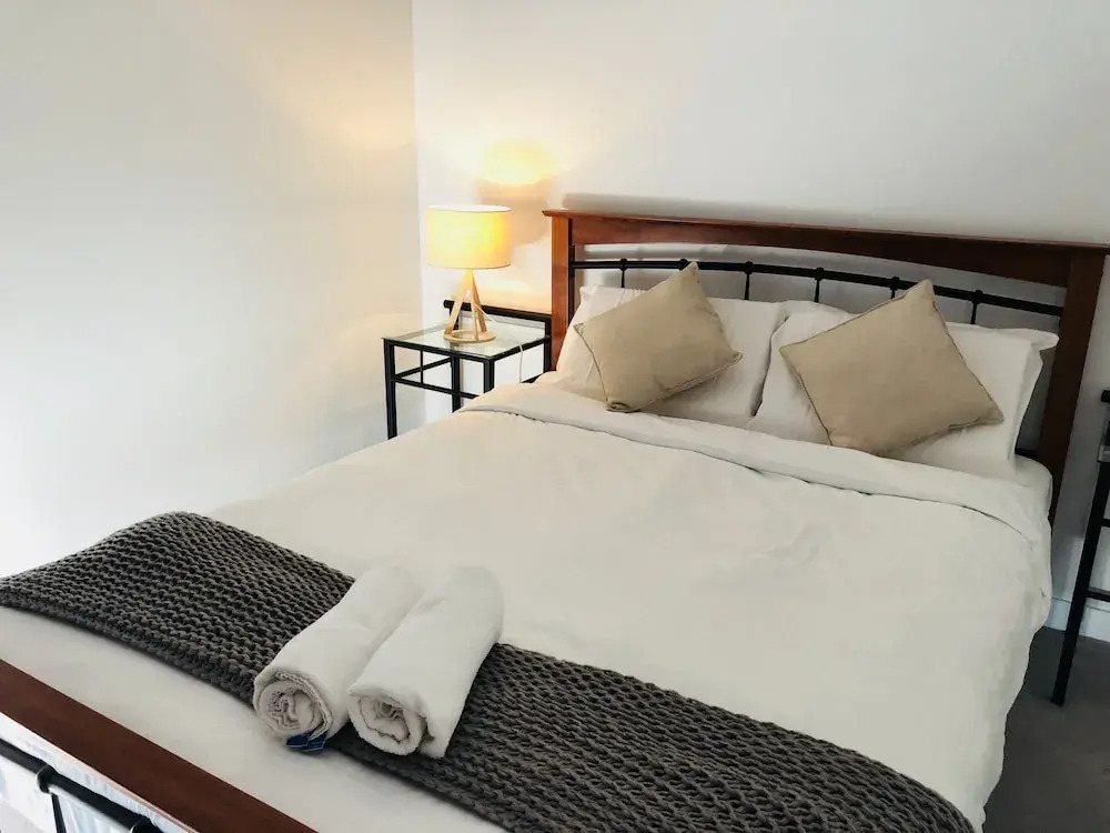 LVL 11 Cosy Apartment Near Lygon St