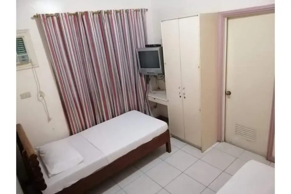 RedDoorz at Casa Marabella Villamonte Bacolod City