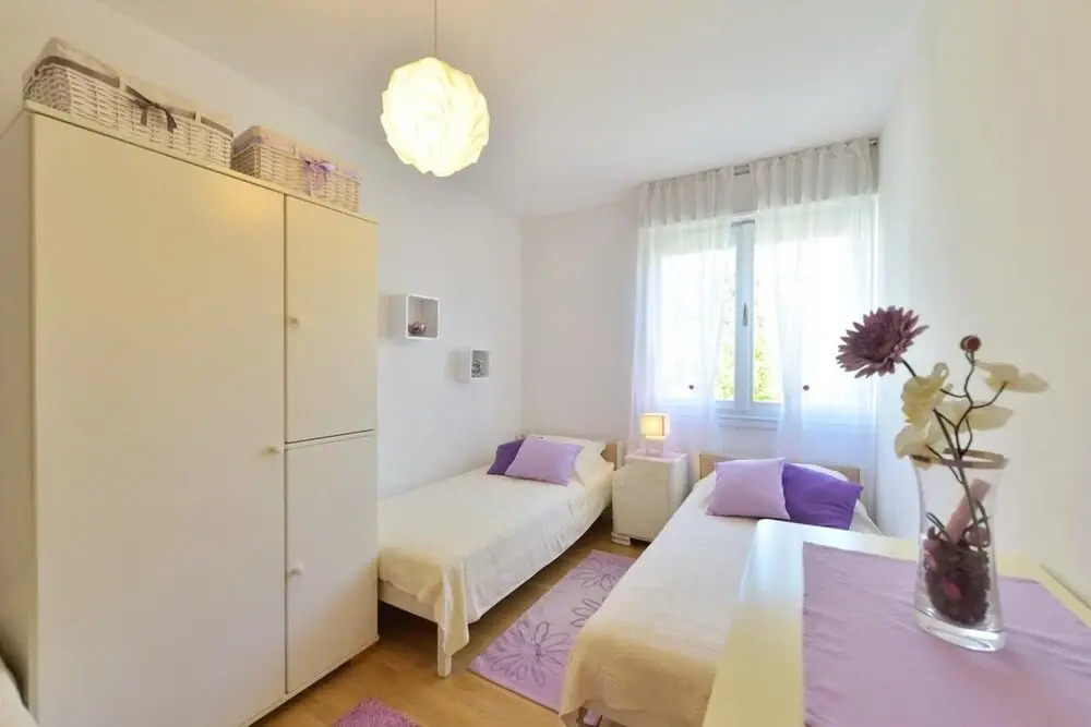 Sama - Modern & Comfortable - A1