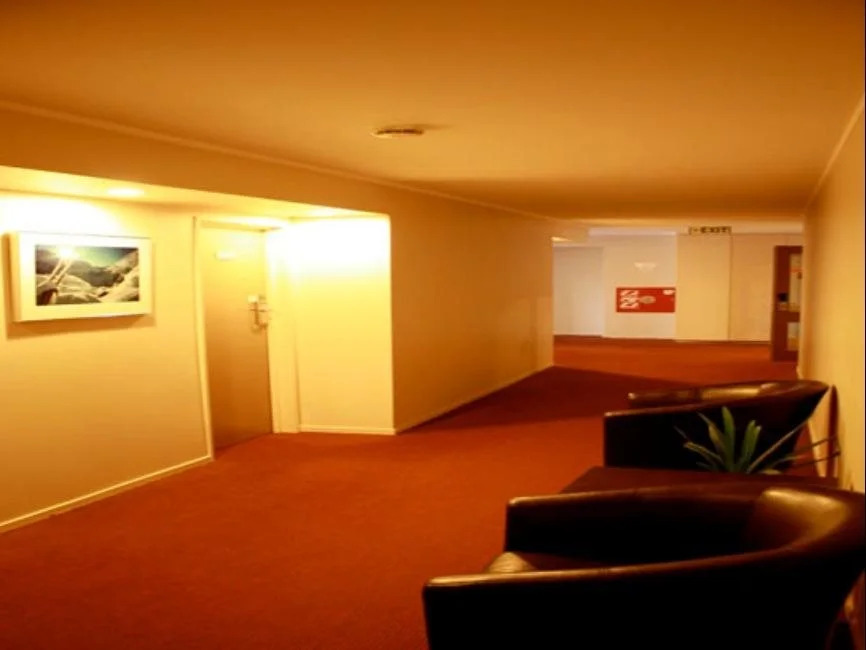 A K WEST Motel