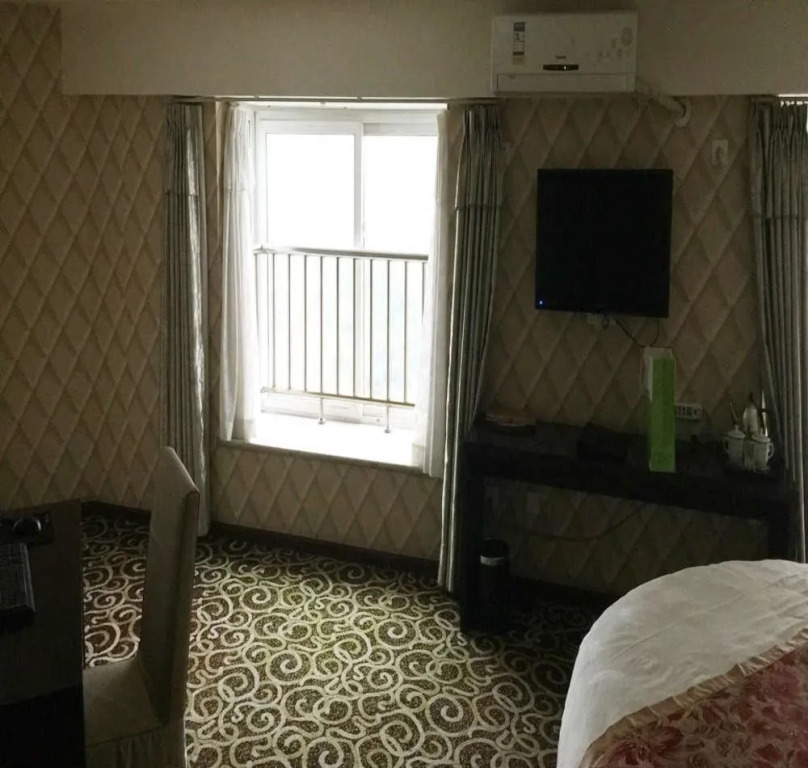 Zunhuang Holzd Ay Hotel
