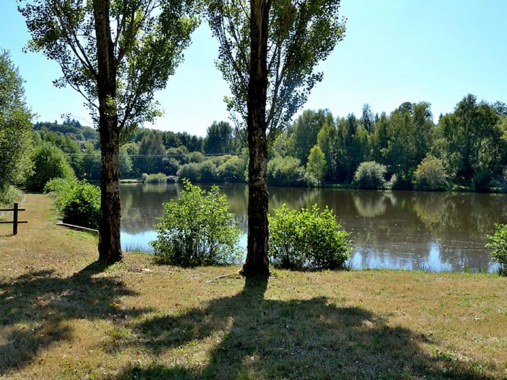 Serene Holiday Home in Cussac with Private Terrace, Barbeque