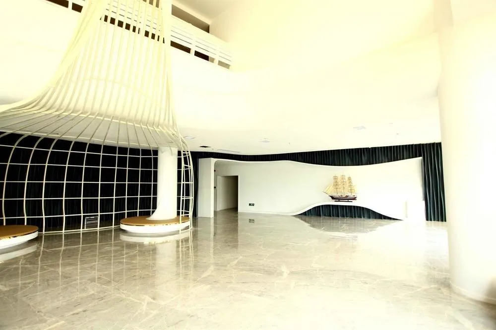 Holiday Bay Fashion Hotel