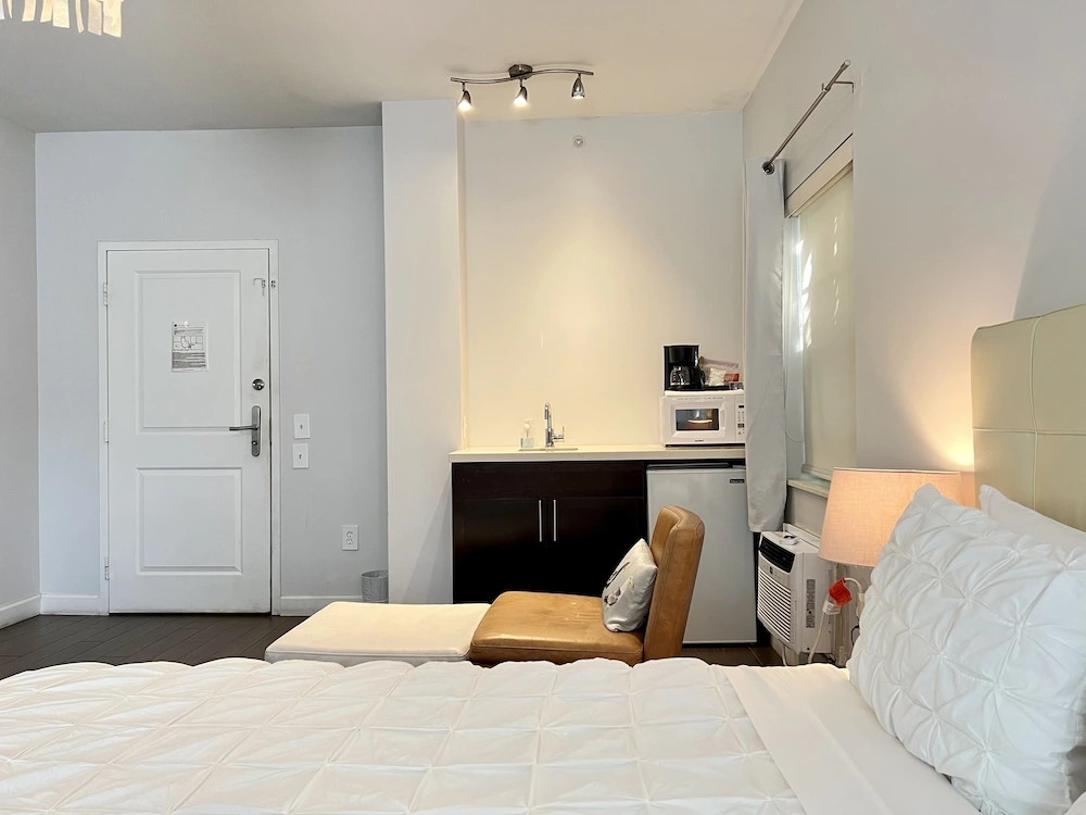The New Hotel