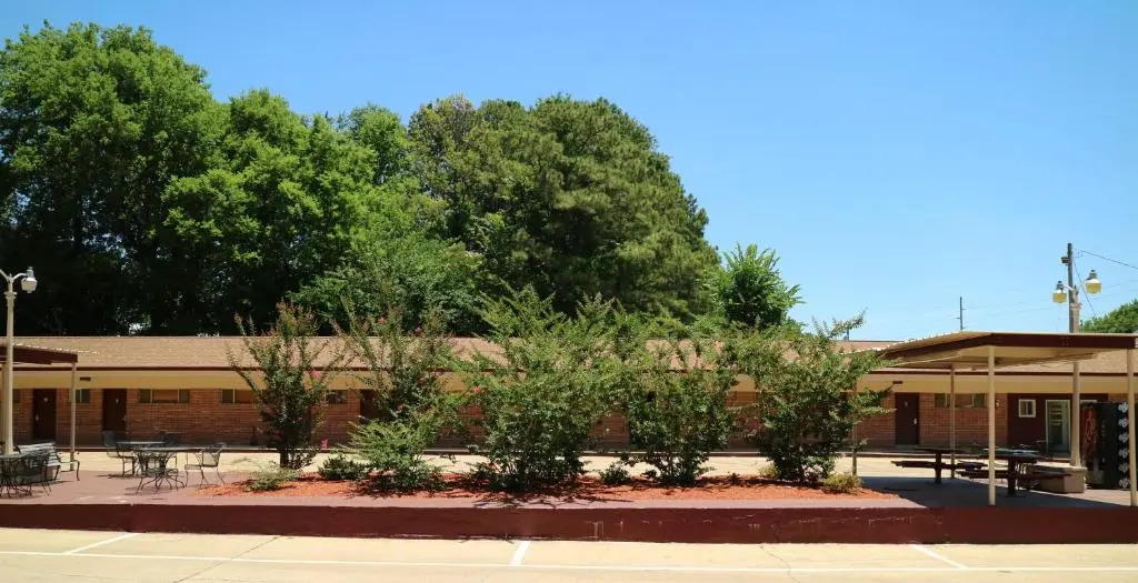 University Motel and Suites