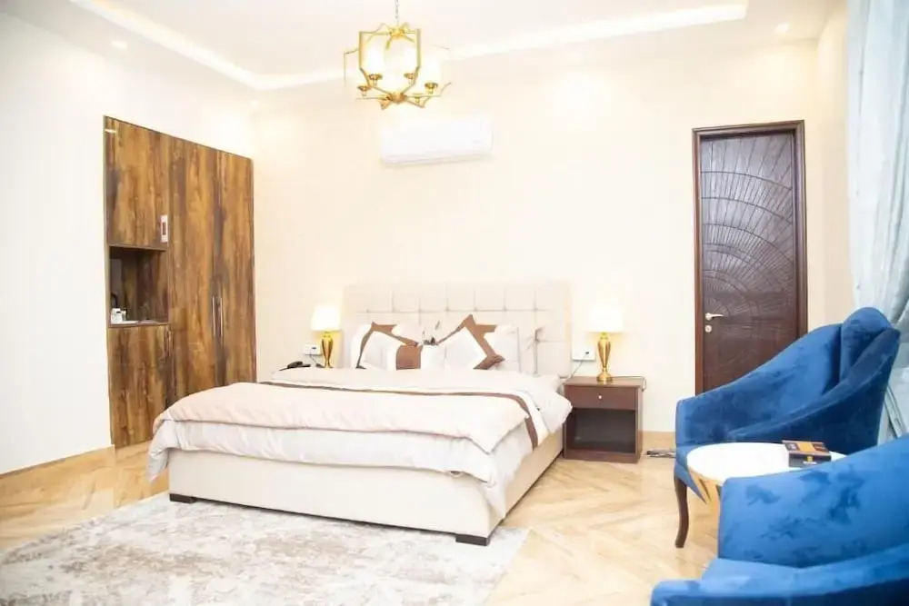 Belmorris Hotels & Resorts