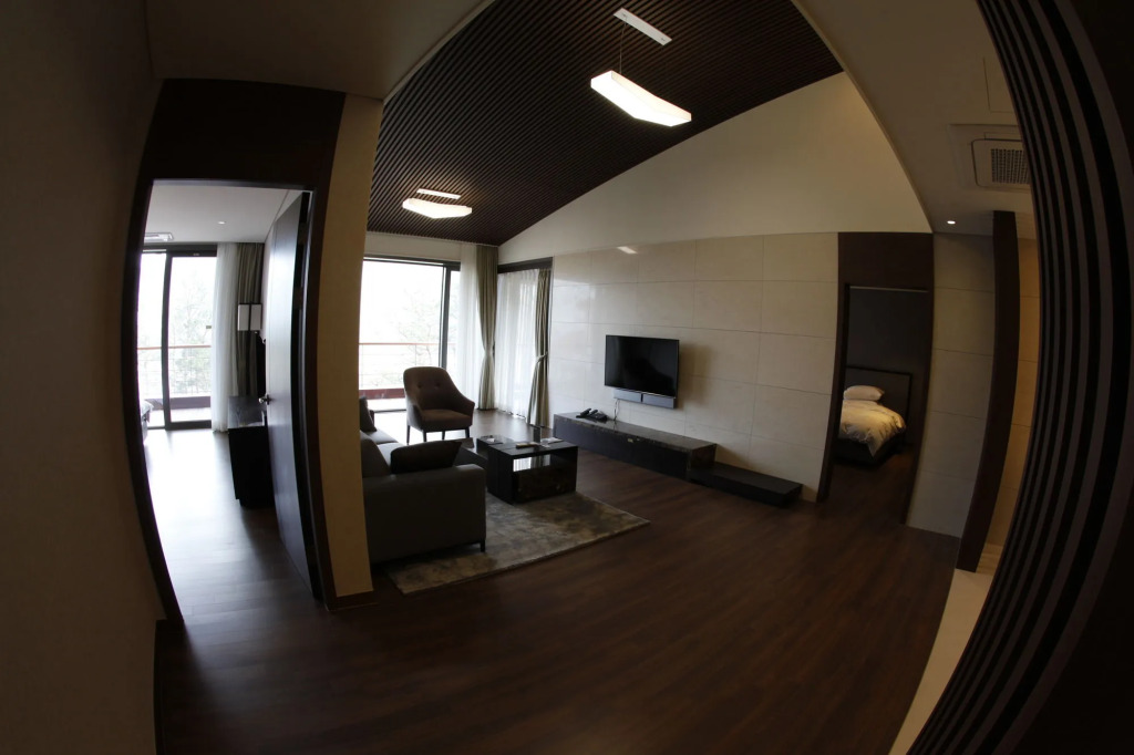 Pinehills Hotel