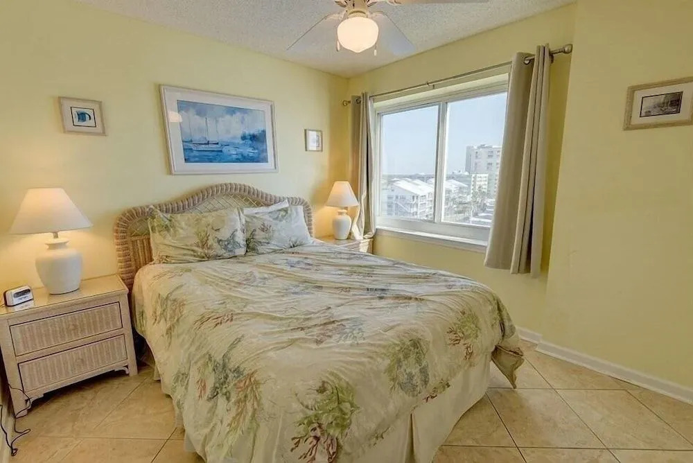 TradeWinds 601 by RedAwning