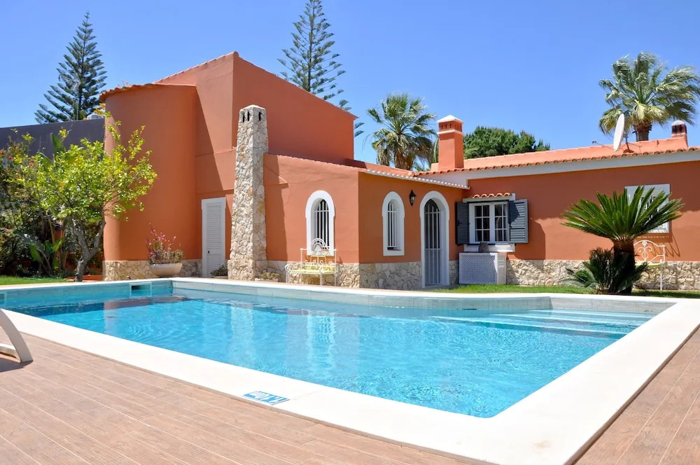 Fantastic for Family Gatherings, Optional Pool Heating, Free Air Con Wifi