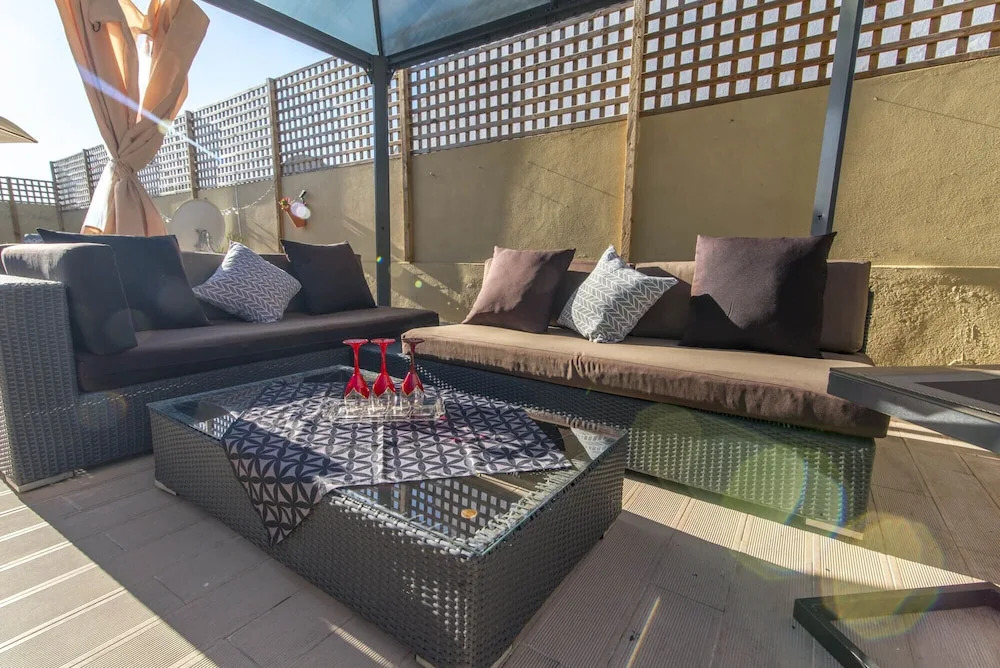 Olhão Townhouse With Roof Terrace & Courtyard 5min to Ferry & Market