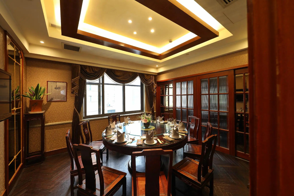 Seventh Heaven Hotel