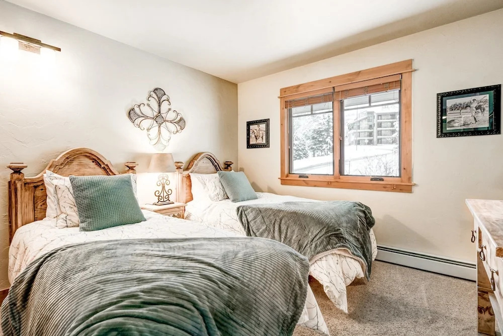 2315 Apres Ski Way #120 Condo by RedAwning