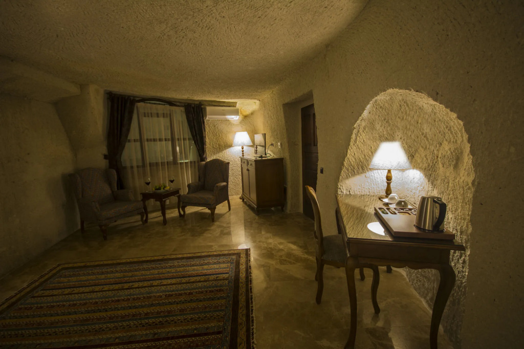 Artemis Cave Suites & Spa- Adults Only