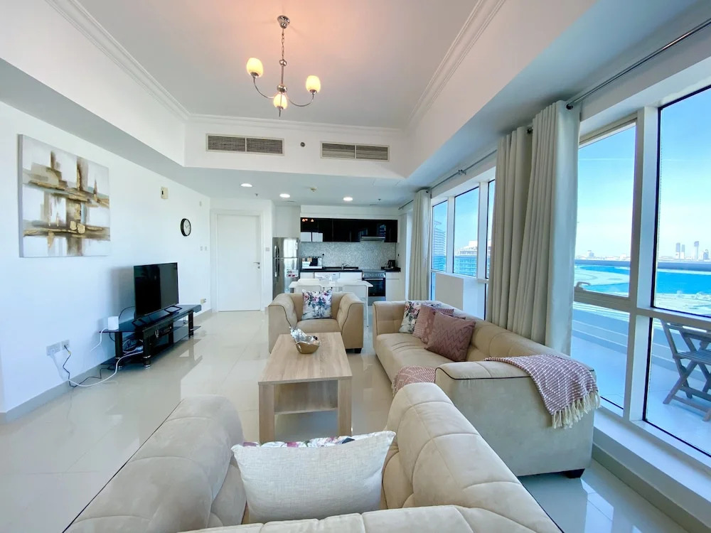 Luxe Apt with Panoramic Views and Terrace