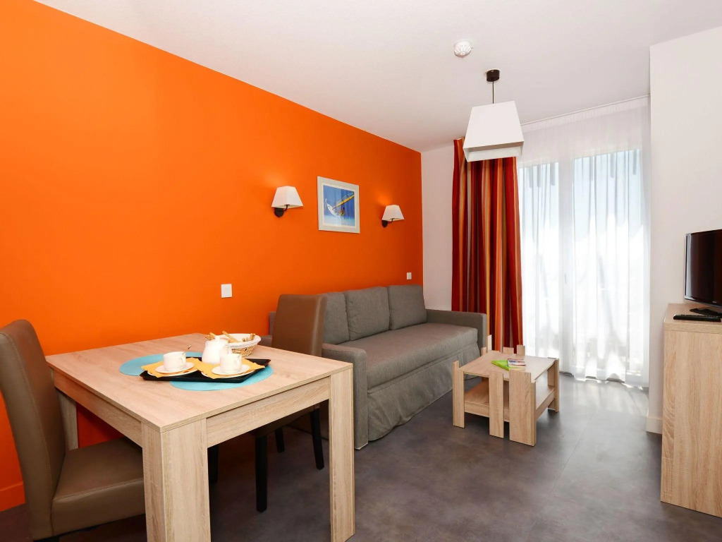 Modern Flat Near the Beach