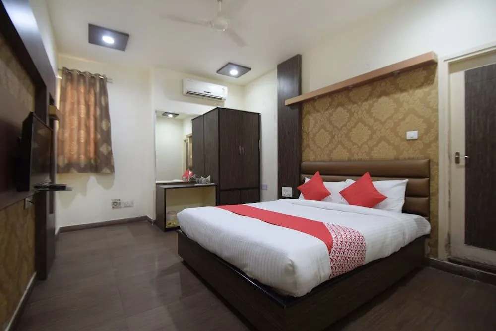OYO 24936 Hotel C-9