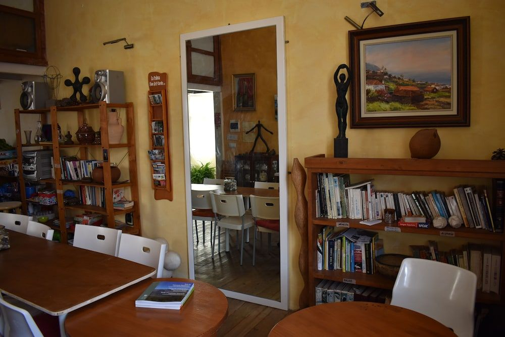 Hostel Albergue La Casa Encantada