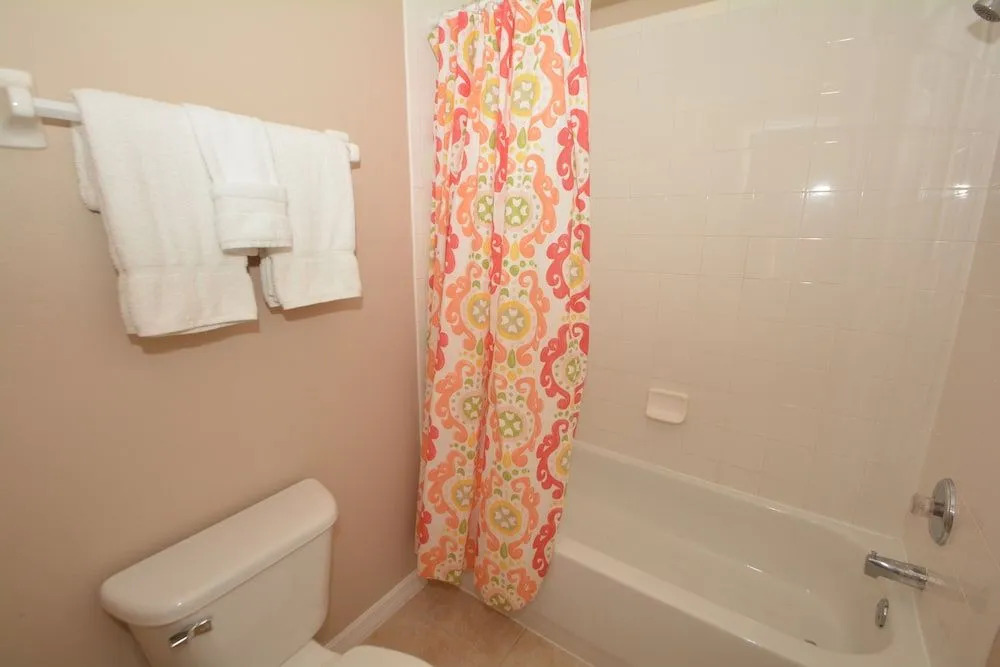 731 Sunbright Villa 5 Br villa by RedAwning