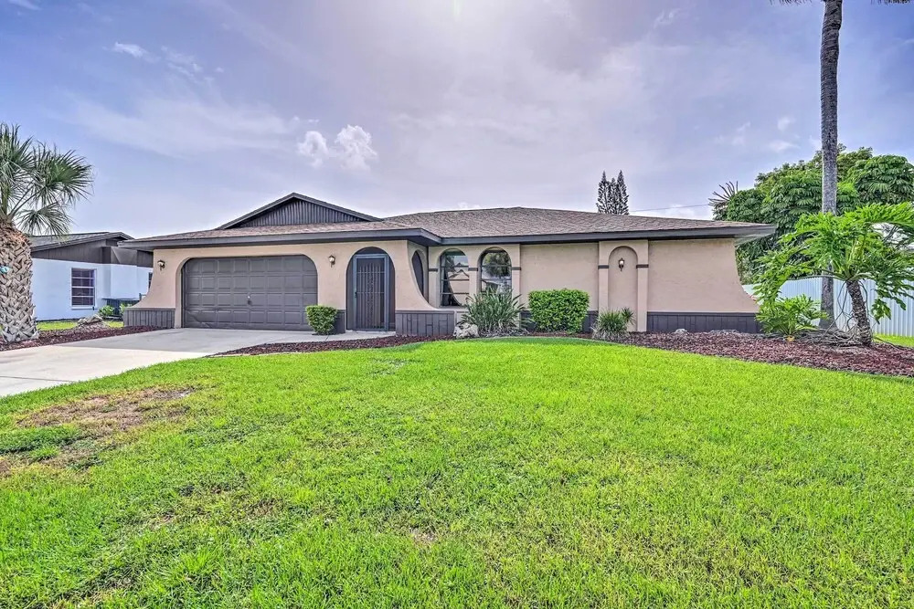 9 Mi to Dtwn Ft Myers: Cape Coral Home