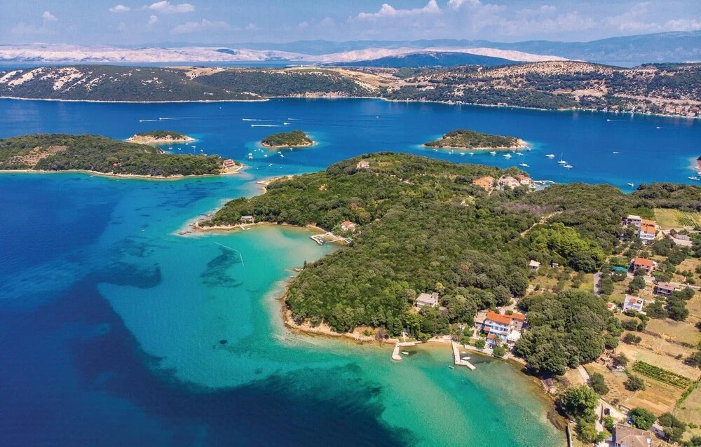 Stunning Home in Supetarska Draga With Wifi and 3 Bedrooms