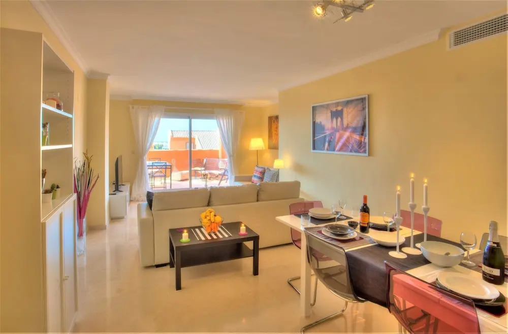 2 Bedroom Apartment