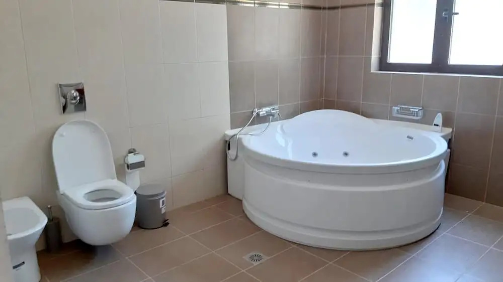 House With 4 Bedrooms in Marathon, With Enclosed Garden and Wifi Near the Beach
