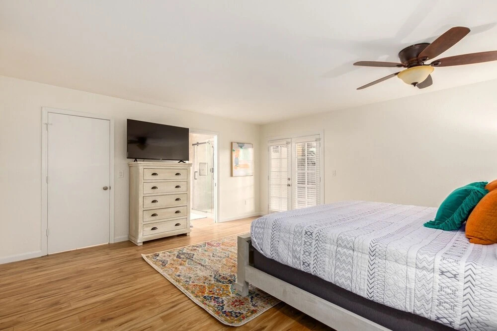 Spectacular Moon Valley! 4 Bedroom With 3 King Beds! Heated Pool! Sleeps 10! 4 Home by Redawning