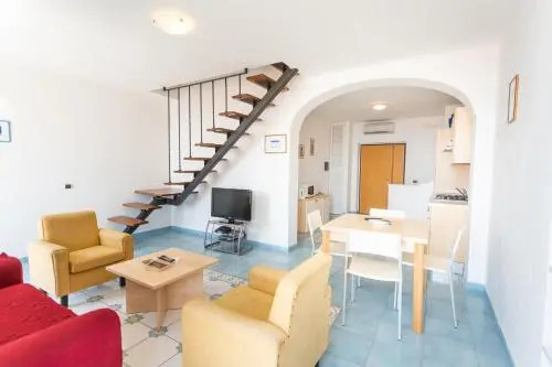 LUIMAR Holiday House