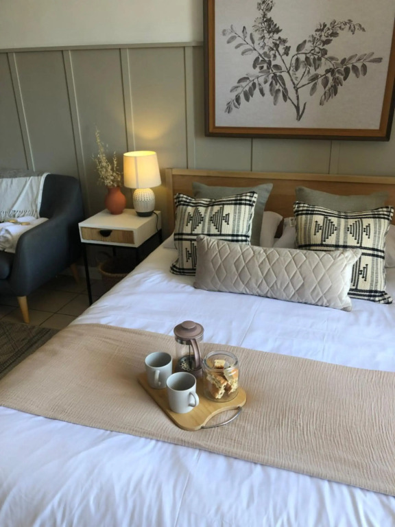 Courtyard Casual - stylish studio in heart of Stellenbosch centre