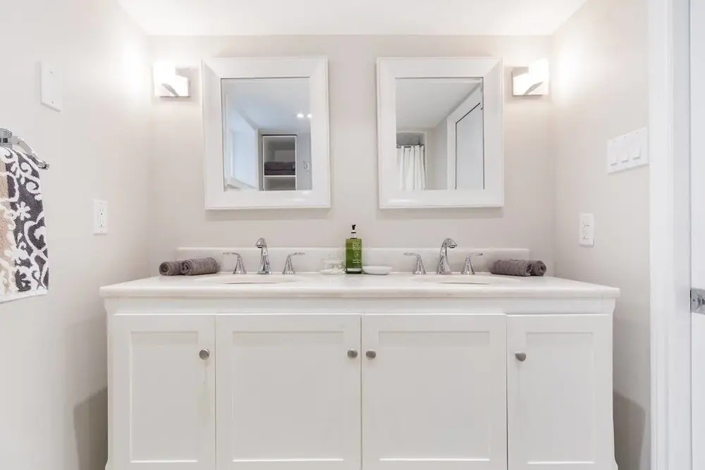 Elegantly Appointed Detached House in the Central City