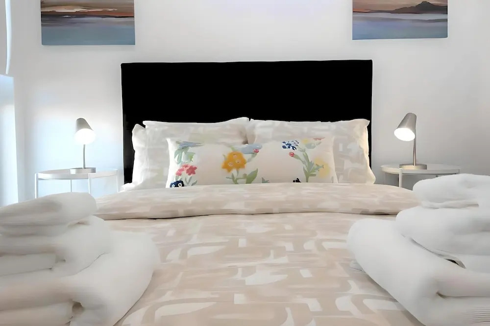 Los Angeles 3BR Villa Suites-FreeParking