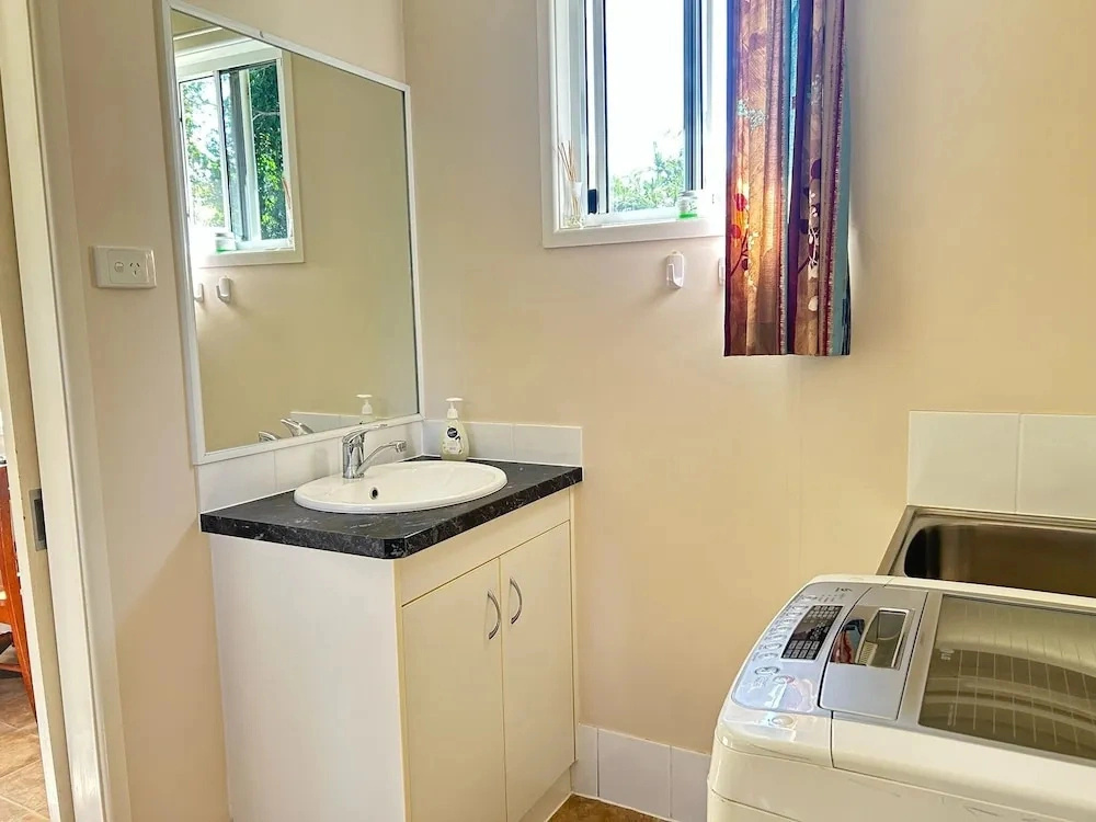 Tropical Hibiscus Caravan Park