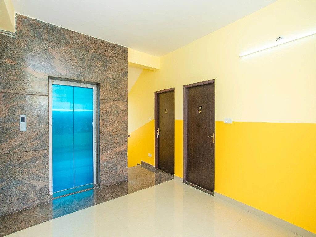 OYO Flagship 16043 Hennur