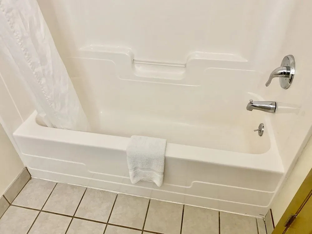 Thumb Heritage Inn