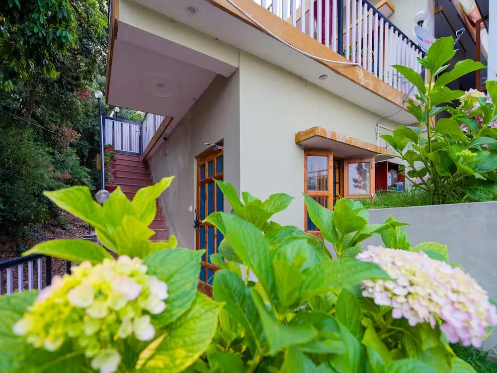 OYO 14055 Home Exotic 1BHK Barlowganj
