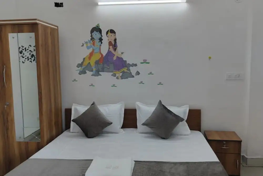 Goroomgo Komfy Stayz Dehradun