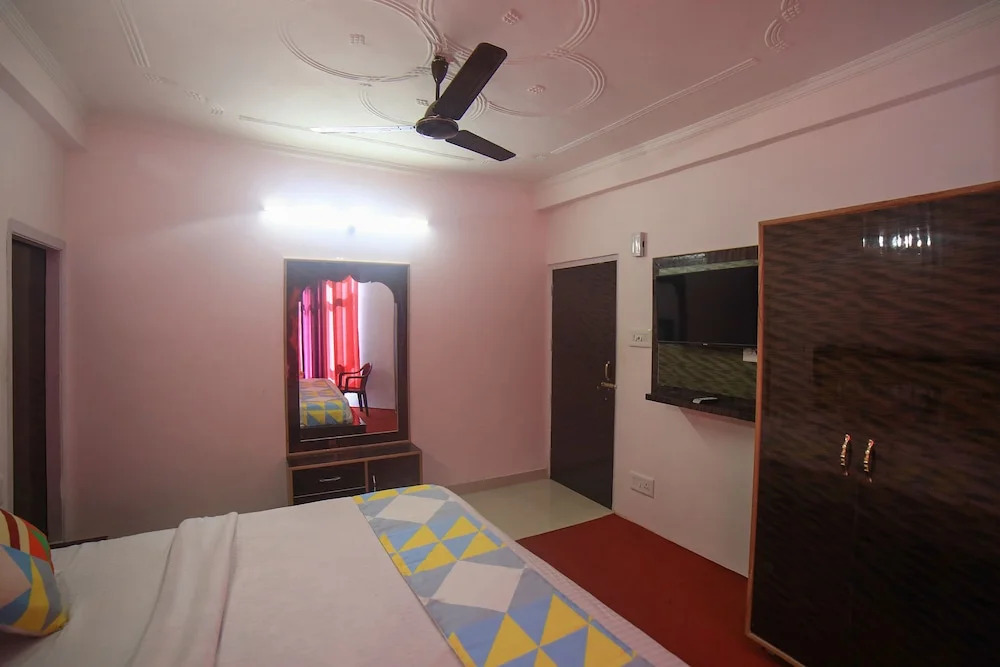 OYO 18419 Home Cozy Stay Near Mall Road